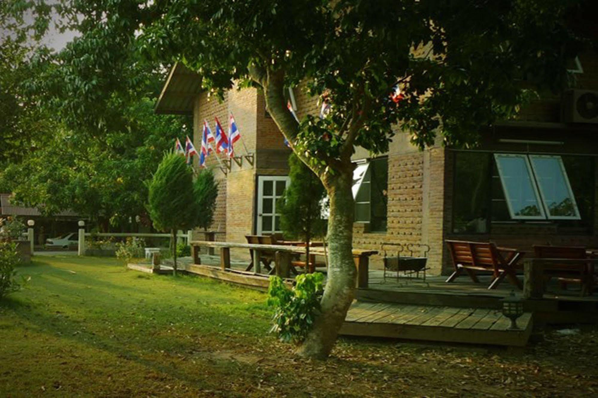 Srinual Lodge Nan Exterior foto